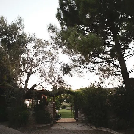 בית כפרי Agriturismo Giardino Di Iti רוסאנו